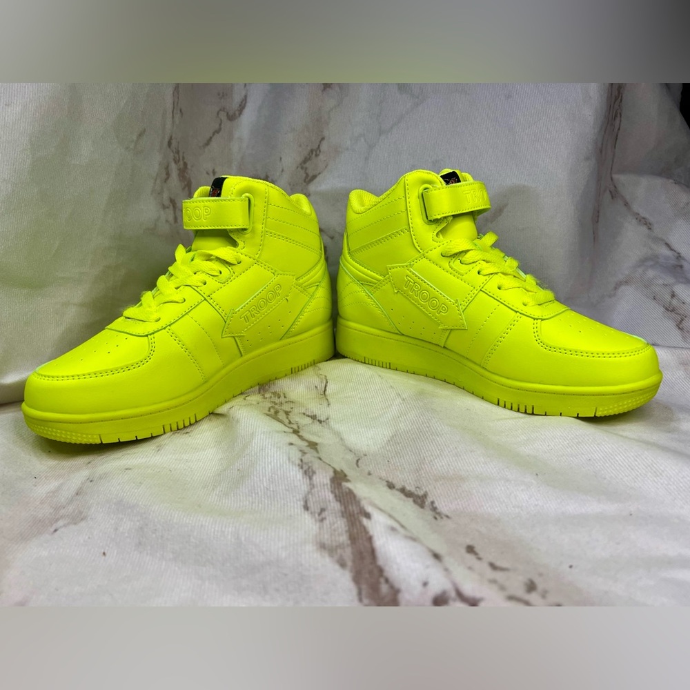 Troop Big Kid's Crown Mid High-Top Shoes Sneaker Size 3 with Strap